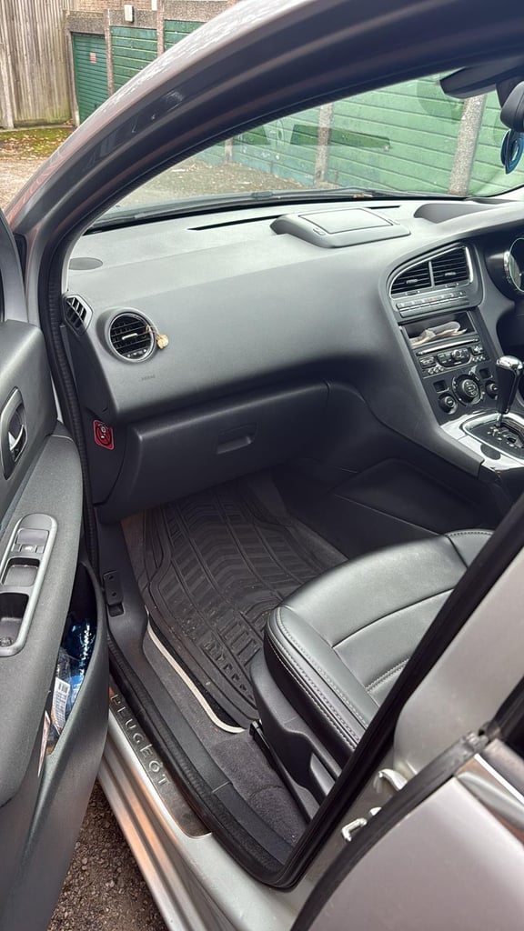 Peugeot, 5008, MPV, 2016, Semi-Auto, 1560 (cc), 5 doors