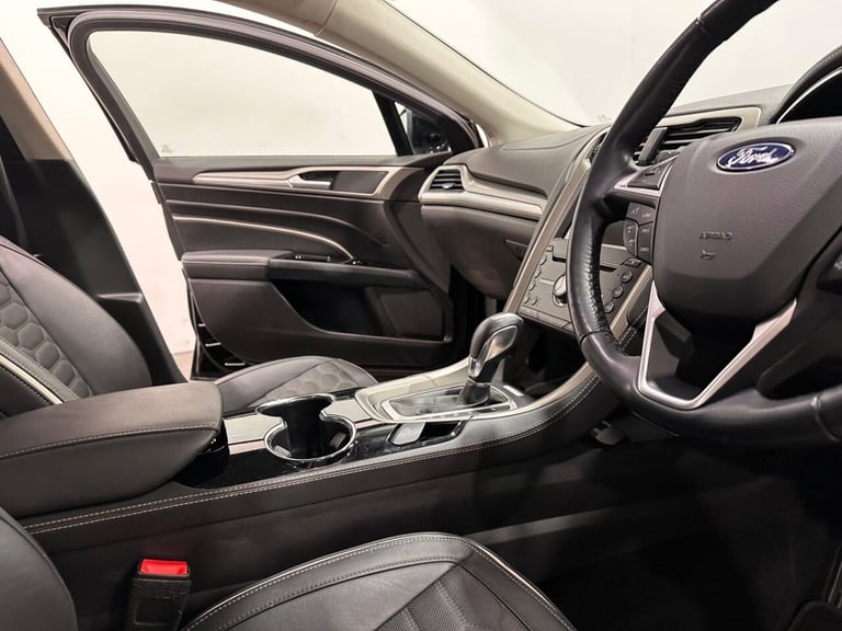 2018 Ford Mondeo 2.0 TDCi Vignale Hatchback 5dr Diesel Powershift Euro 6 (s/s) (180 ps) Hatchback...