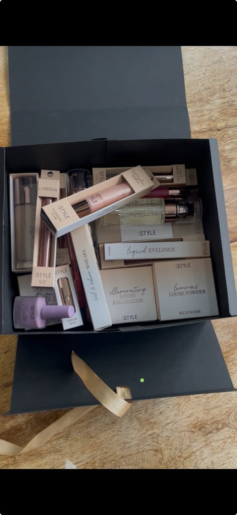 Make up gift boxes