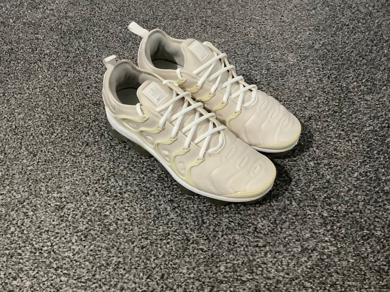 LIKE NEW MENS NIKE AIR VAPORMAX PLUS TRAINERS VM UK 9 