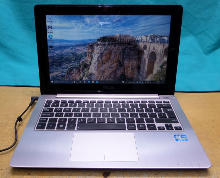 image for Asus 11.6 inch touchscreen notebook 