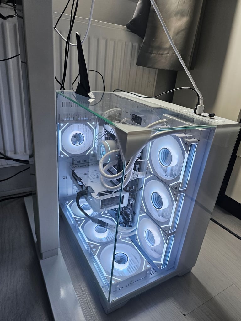 image for RTX 4070 SUPER INTEL CORE I7 12700K WHITE GAMING PC FORTNITE 600+FPS VALORANT 400+ FPS CSGO 700+ FPS