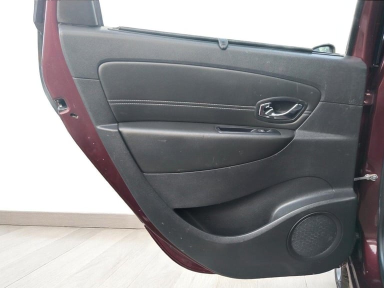 2013 Renault Scenic 1.6 dCi Dynamique TomTom Euro 5 (s/s) 5dr Diesel