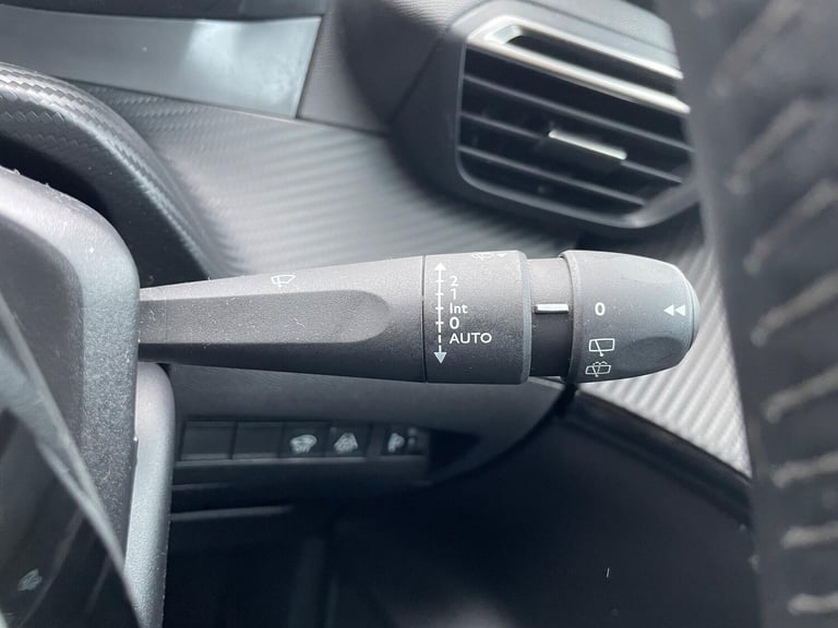 2023 Peugeot 208 1.2 PureTech Allure Premium + Euro 6 (s/s) 5dr HATCHBACK Petrol Manual