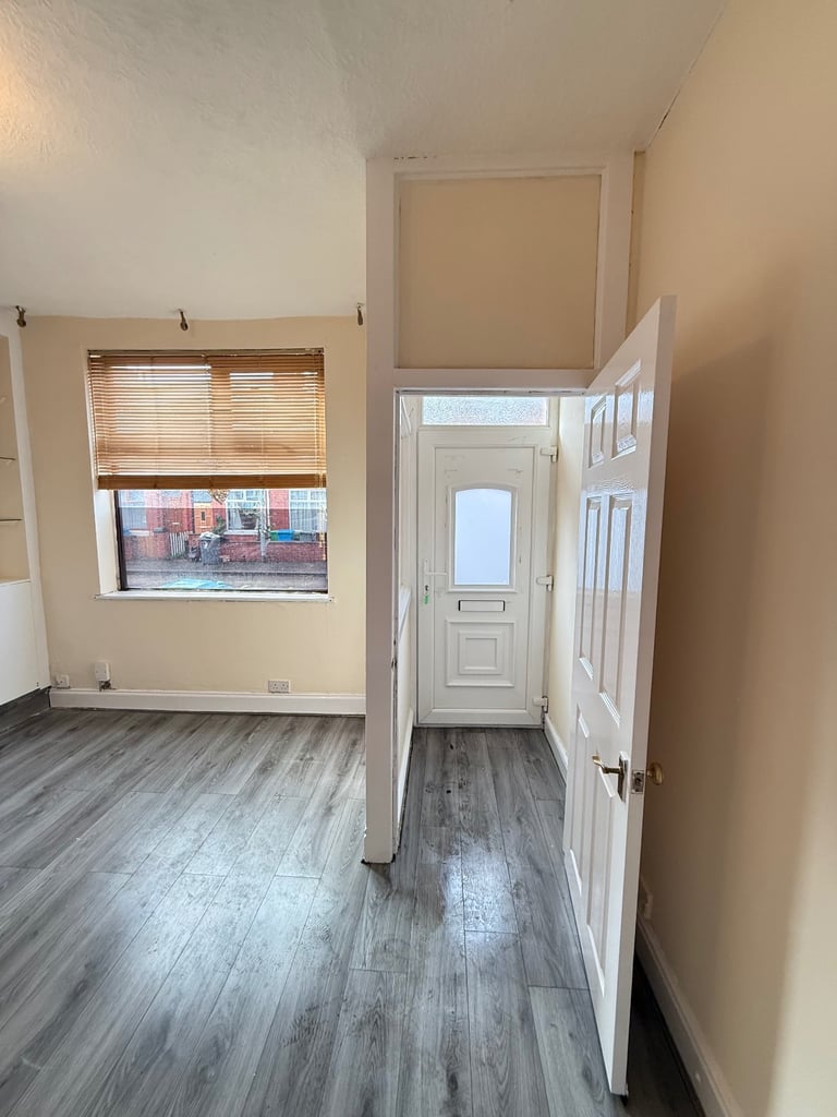 TO LET – IMMACULATE 2 BED TERRACE HOME in ABBEY HEY GORTON, MANCHESTER, (M18 Area)