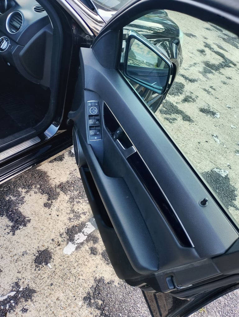 Mercedes-Benz, C CLASS, Saloon, 2012, Manual, 2143 (cc), 4 doors