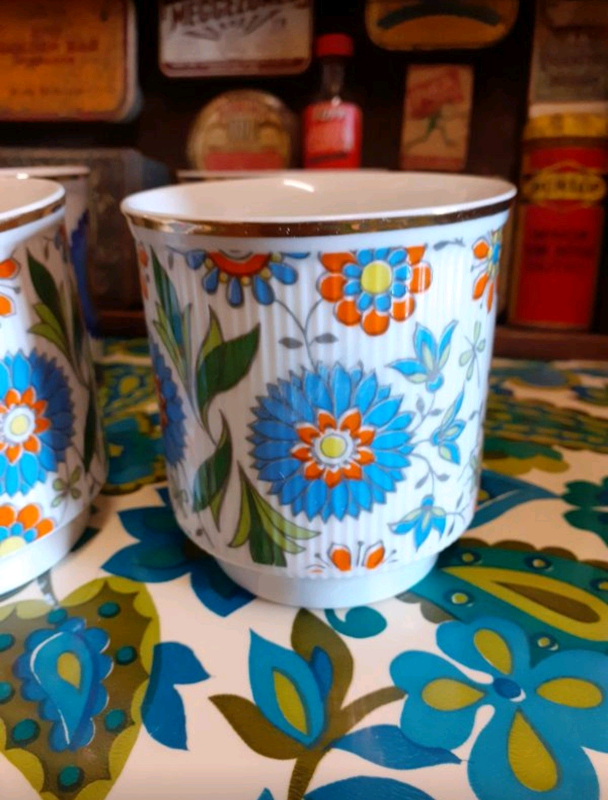 Unused retro mugs. Has gold coloured edging. Made in Poland. 