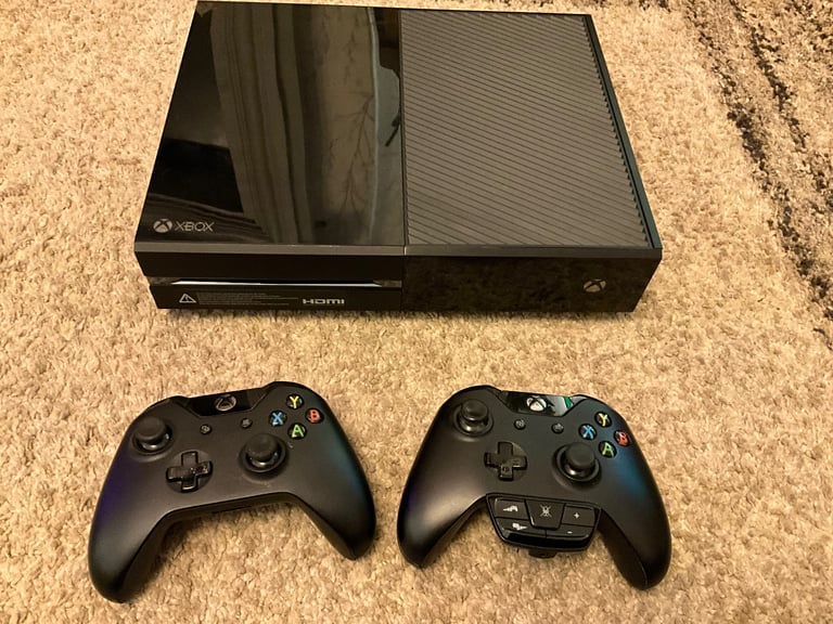 image for Xbox one with controllers and 6 games