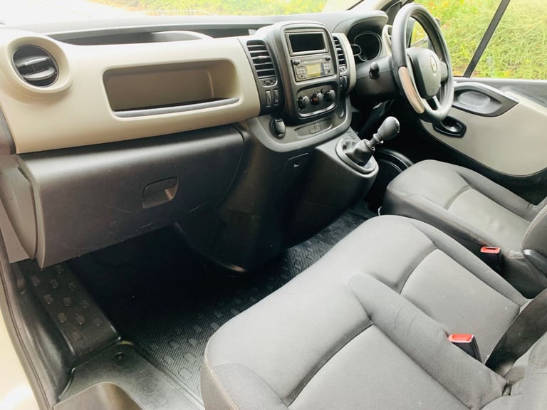 2016 1.6 Dci RENAULT TRAFIC EURO 6 ULEZ VAN 111k MILES MOT till 10/2026 like VIVARO NV300 NO VAT