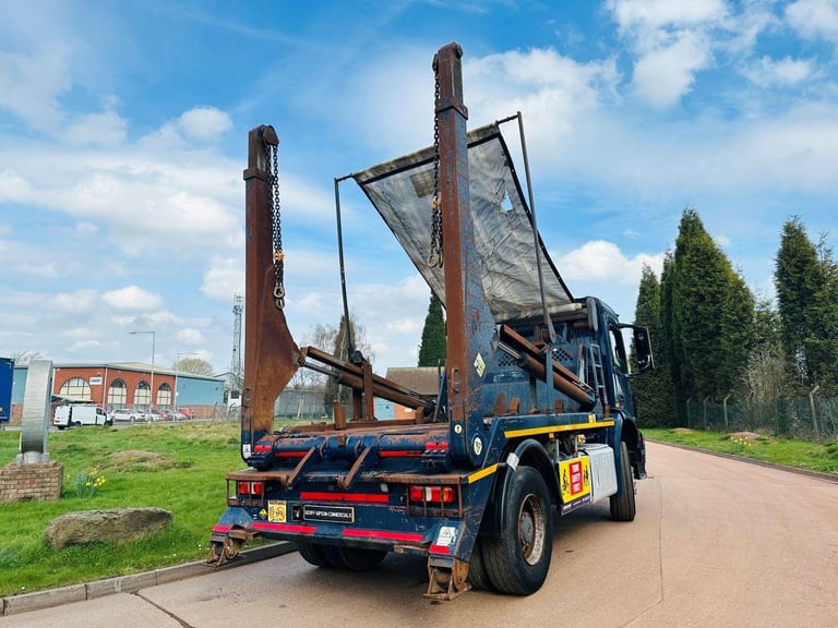 MERCEDES AROCS 1824 2014 (64) EURO 6, 18 TON SKIP LOADER, HYVALIFT EQUIPMENT