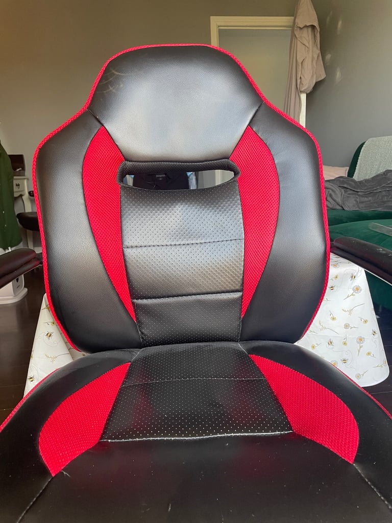 image for Desk / Gaming Chair