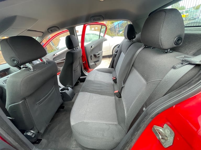 * 59 2010 VAUXHALL ASTRA 1.4L 5 DOOR + LONG MOT + IDEAL FIRST CAR + HPI CLEAR * 
