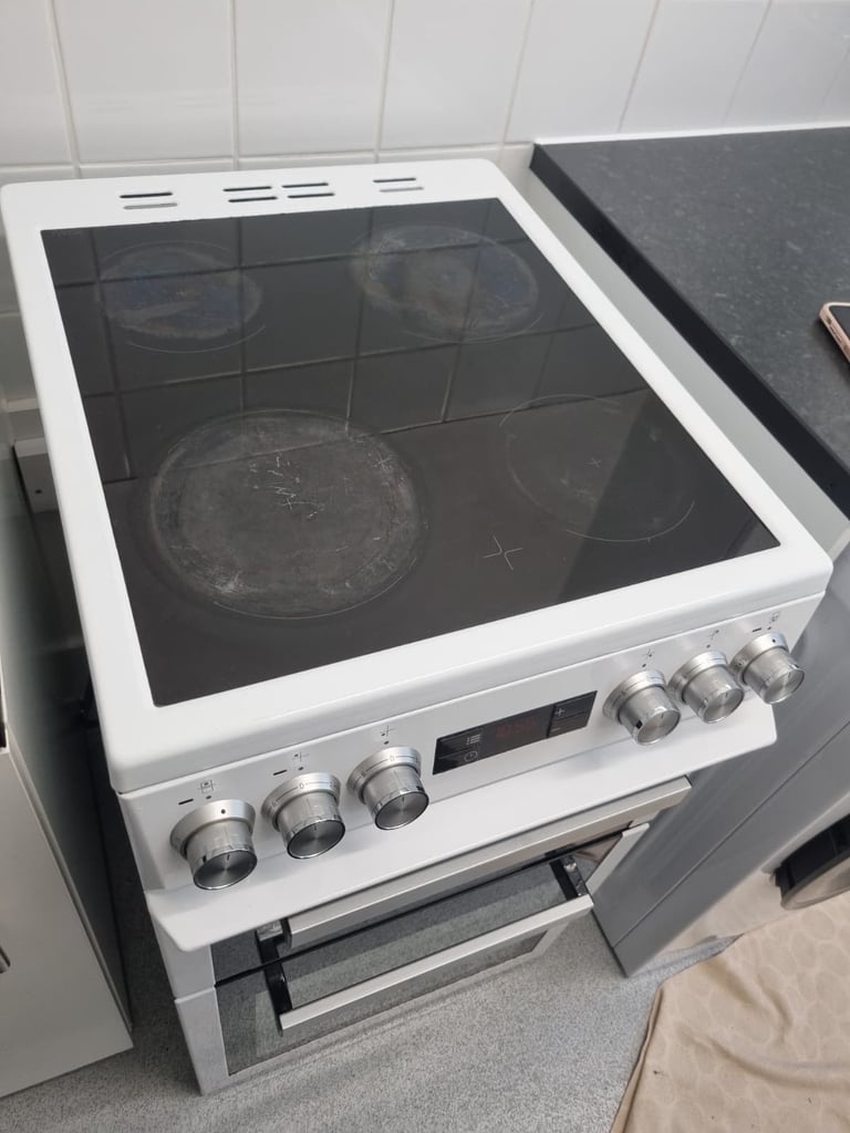 Beko white electric cooker 