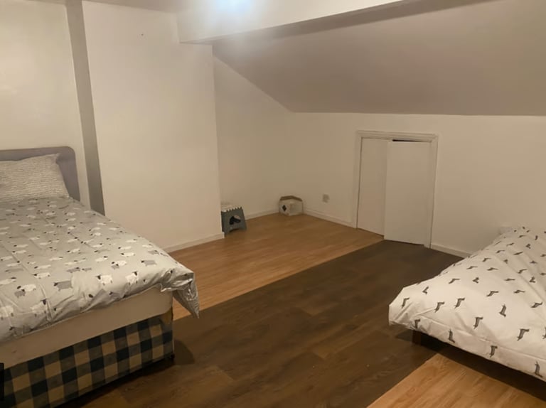 large Room to let -  Eccles M30
