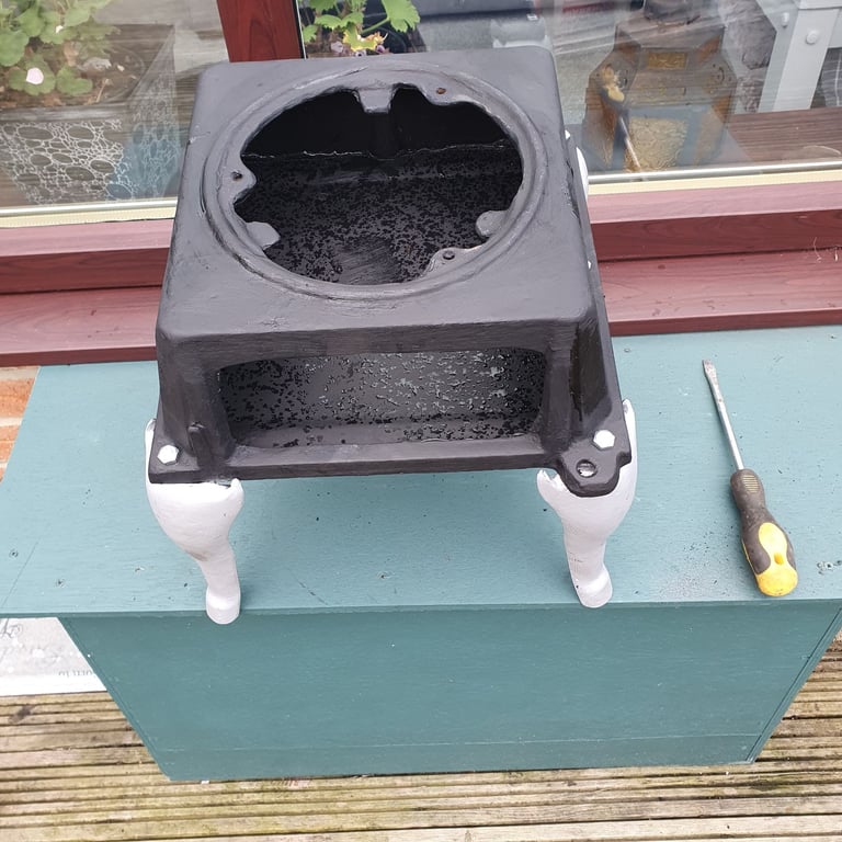 Pot belly cast iron stove 