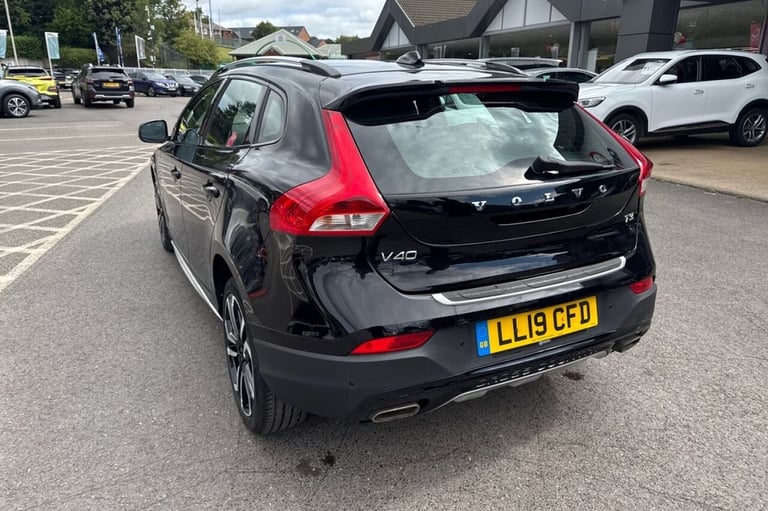 2019 19 VOLVO V40 CROSS COUNTRY 1.5 T3 GPF PRO HATCHBACK 5DR PETROL AUTO EURO 6 