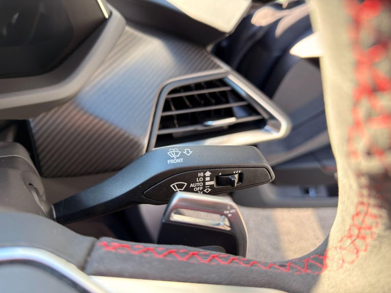 2023 Audi RS e-tron GT 93.4kWh Carbon Vorsprung Saloon 4dr Electric Auto quattro (598 ps) COUPE E...
