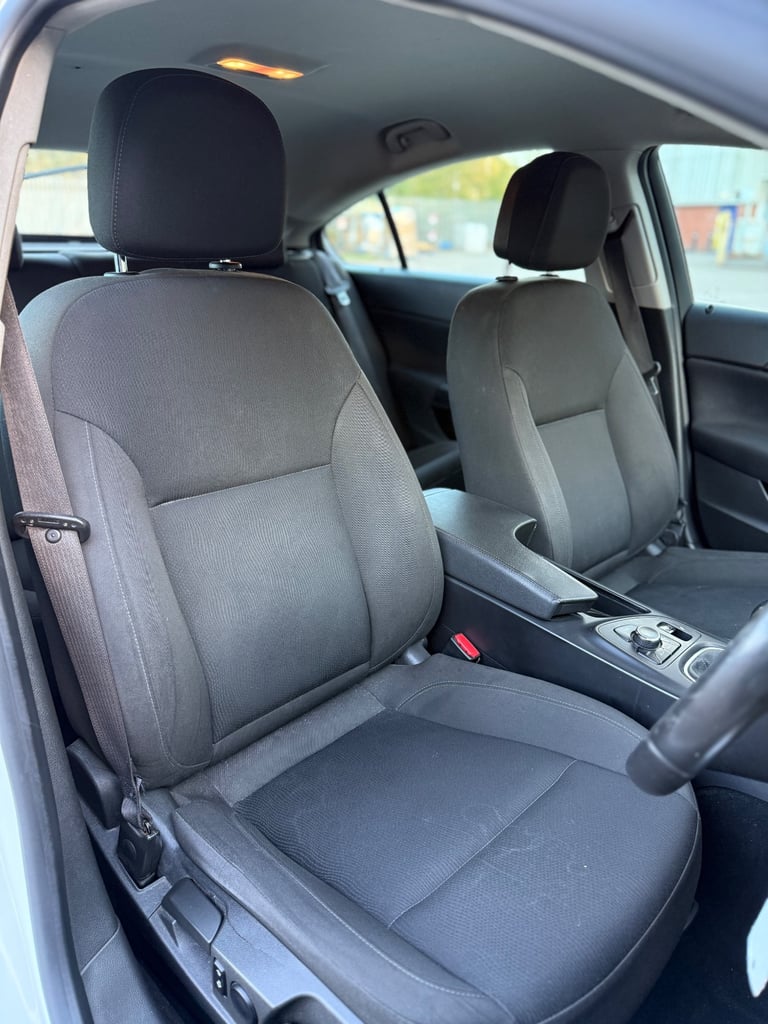 Vauxhall, INSIGNIA, Hatchback, 2013, Manual, 1956 (cc), 5 doors