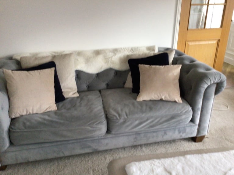 Chesterfield Alexander James sofa Excellent condition 