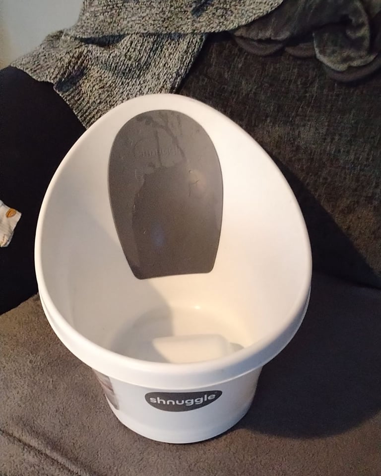 image for baby shnuggle bath