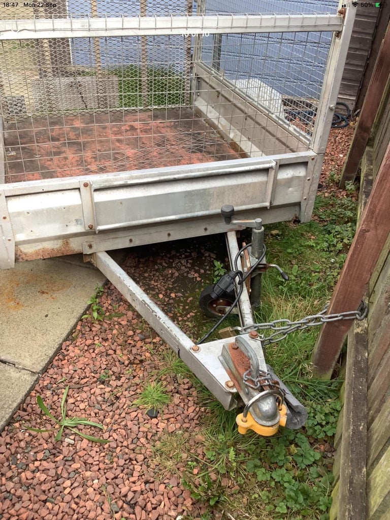TRAILER FULLY GALVANISED HIGH SIDES 700 KILO RATED.