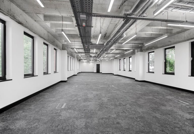 *Chancery Lane* Private Serviced Offices: Units from 7 to 200 desks for rent WC2A