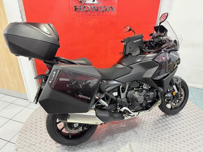 2025 '25' Honda NT 1100 D-P