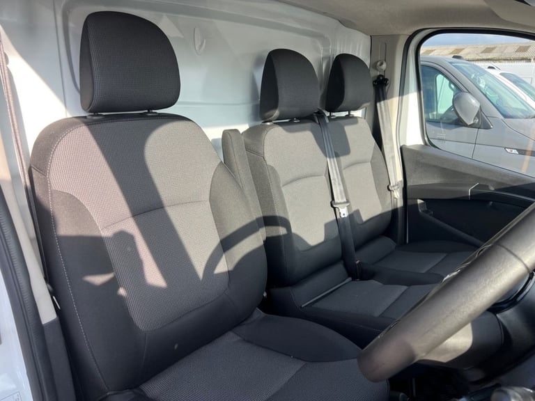 2022 Renault Trafic 2.0 dCi Blue 28 Business Panel Van 5dr Diesel Manual SWB Euro 6 (s/s) (130  P...