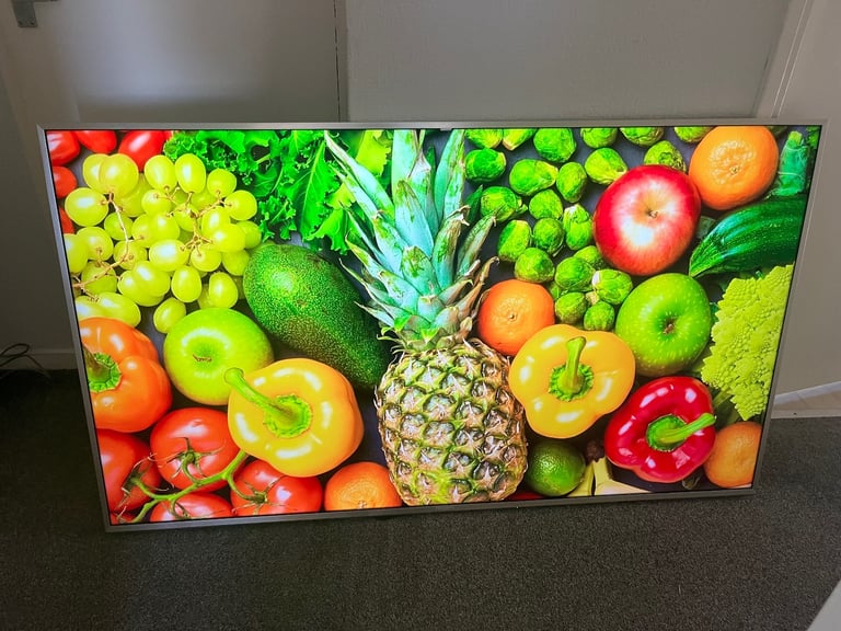 Panasonic 65″ 4K Ultra HD HDR Smart TV – Excellent Condition