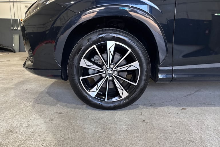 2024 MG MG HS 106288 Hatchback Petrol Automatic