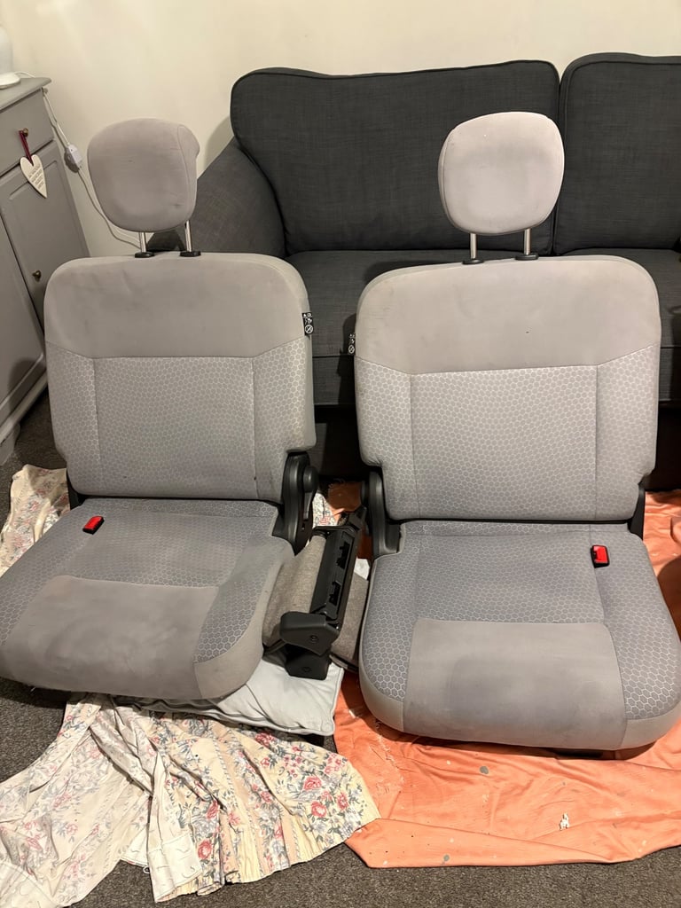 image for Env200 rear foldable seats 
