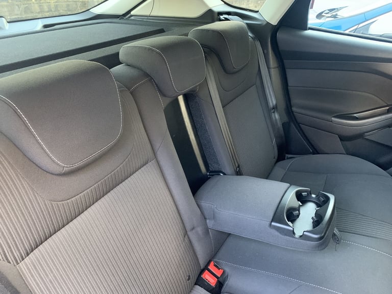 Ford, FOCUS, Hatchback, 2013, Manual, 998 (cc), 5 doors