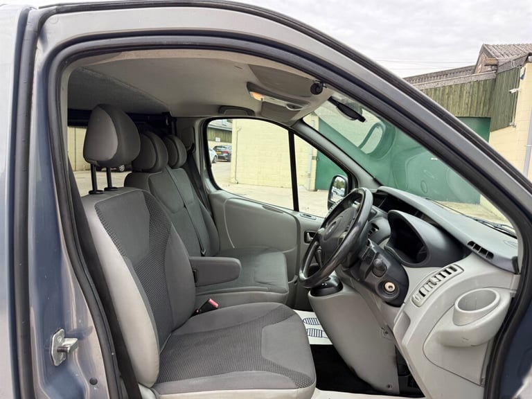 2014 Vauxhall Vivaro 2.0CDTI [115PS] Sportive Van 2.7t Tecshift Euro 5 PANEL VAN DIESEL Semi Auto...