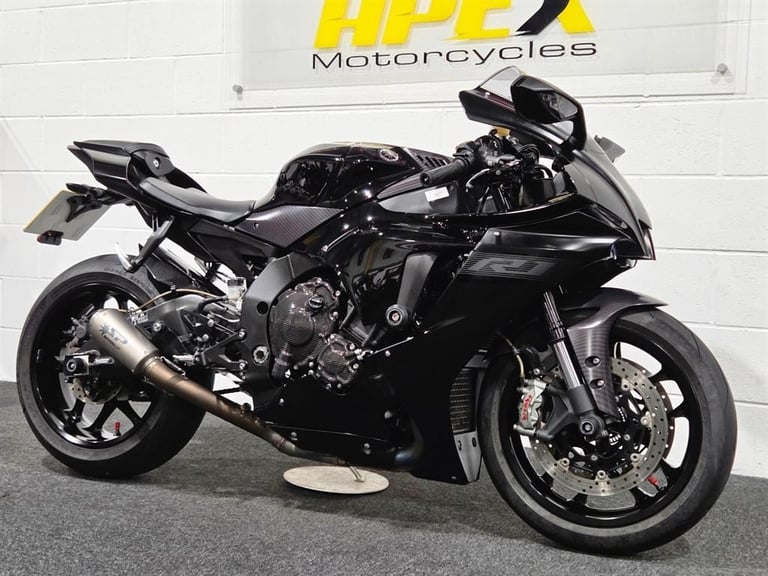 Yamaha R1 FULL SPARK EXHAUST! CARBON EXTRAS! LOVELY CONDITION! LOW