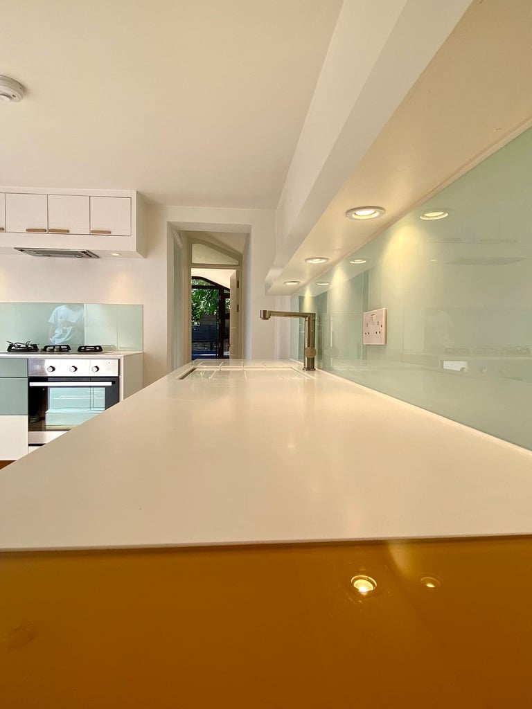 Stunning 2 Bed Garden Apartment - With Private Landlord 