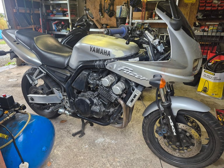 Breaking complete Yamaha FZS600 Fazer 1998 - 2002