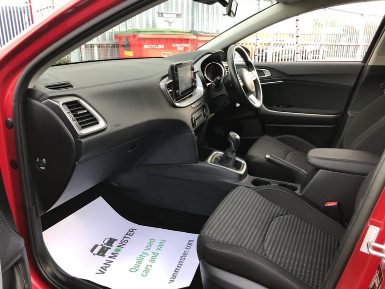 2023 Kia Ceed 1.5T Gdi Isg 2 5Dr Hatchback Petrol Manual