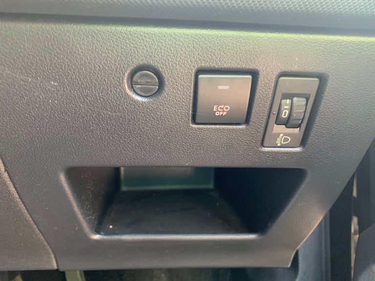 Peugeot, 308, Estate, 2012, Manual, 1560 (cc), 5 doors