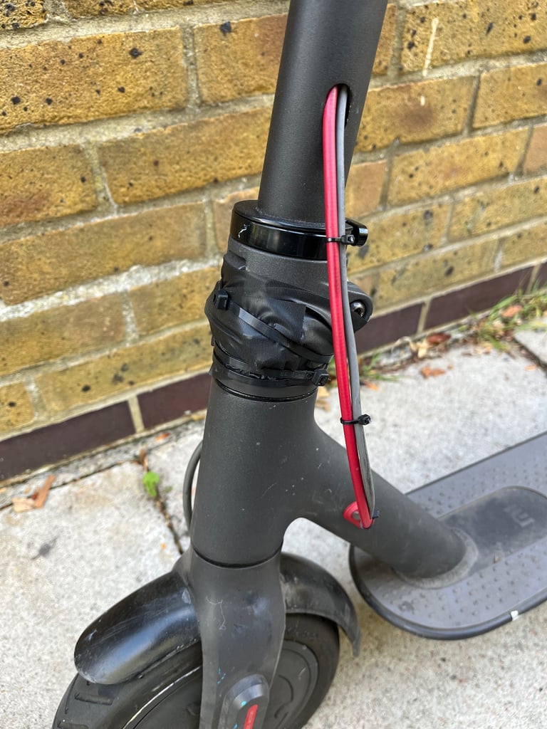 Xiaomi M365 electric scooter £100 With charger included