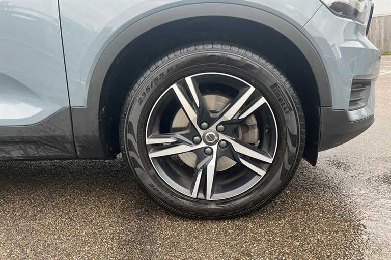 2021 Volvo XC40 2.0 B4 MHEV R-Design SUV 5dr Petrol Hybrid Auto Euro 6 (s/s) (197 ps) SUV Hybrid ...