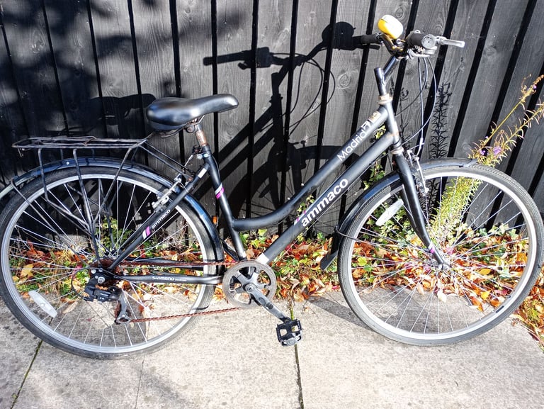 Ladies Ammoco Madrid bike, 7 speed, 18 inch frame, in good condition