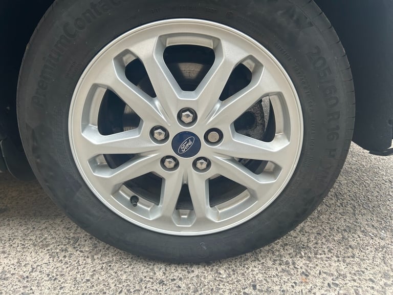 2018 68 Ford Transit Connect Limited 1.5 EcoBlue 120ps L1 SWB Blue 99,500 miles