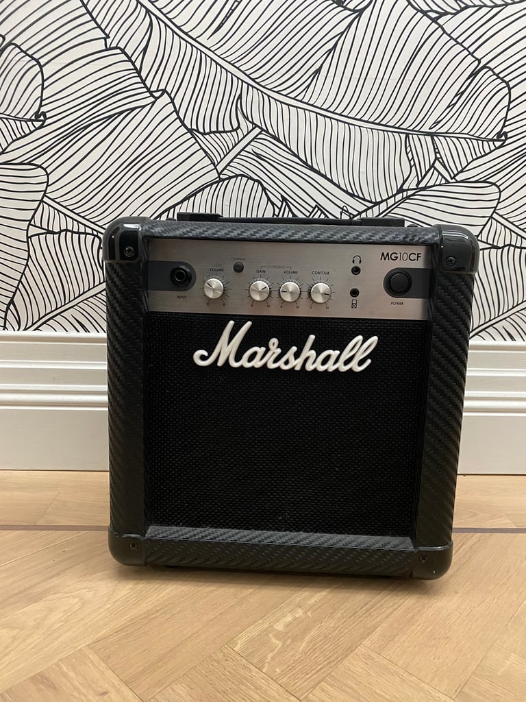 Marshall MG4 Carbon Series MG10CF 10-Watt Guitar Amplifier MP3 Input