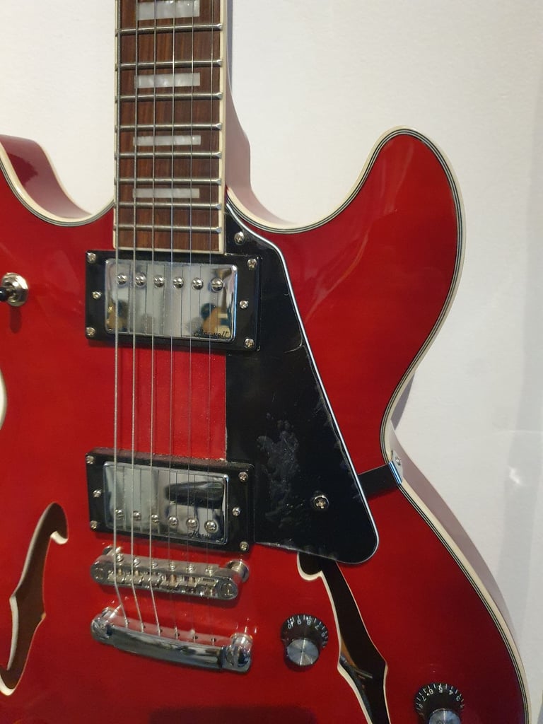 Harley Benton hollowbody electric guitar. As new!