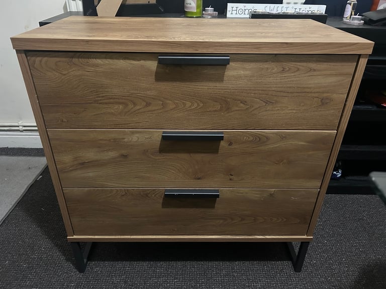 image for Chest of drawers