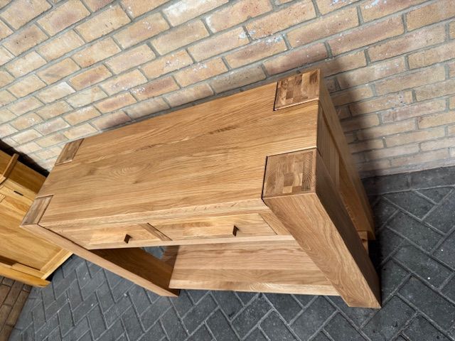 BRAND NEW EX-DISPLAY SOLID OAK FURNITURE - CLOSING DOWN SALE 
