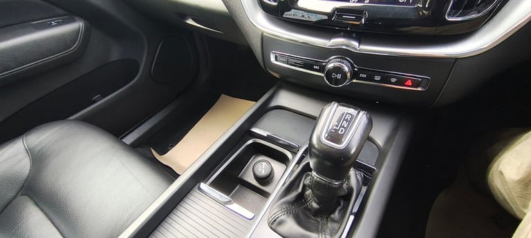 2018 Volvo XC60 2.0L Momentum Pro D4 AWD Auto SUV 5dr Diesel Automatic Euro 6 (188 bhp) SUV Diese...