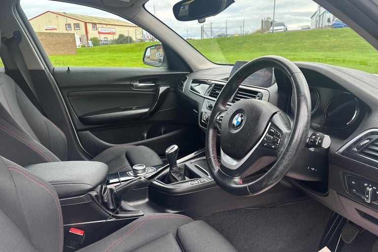  BMW 1 Series 5 Door 1.5 118i Sport Hatchback 5dr Petrol Manual Euro 6 s/s 136