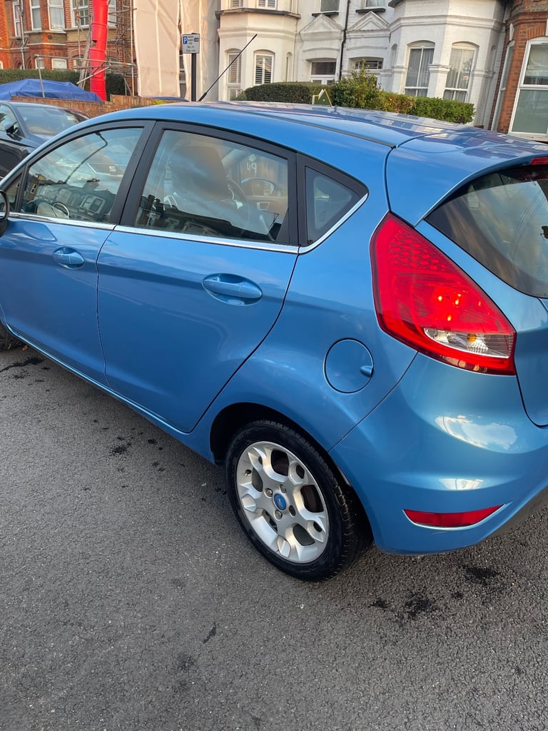 Ford, FIESTA, Hatchback, 2012, Manual, 1242 (cc), 5 doors