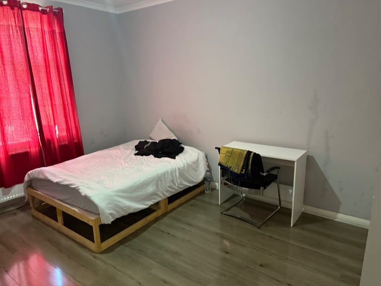 7 Bedrooms House HMO Licensed in available to rent in Hayes UB3